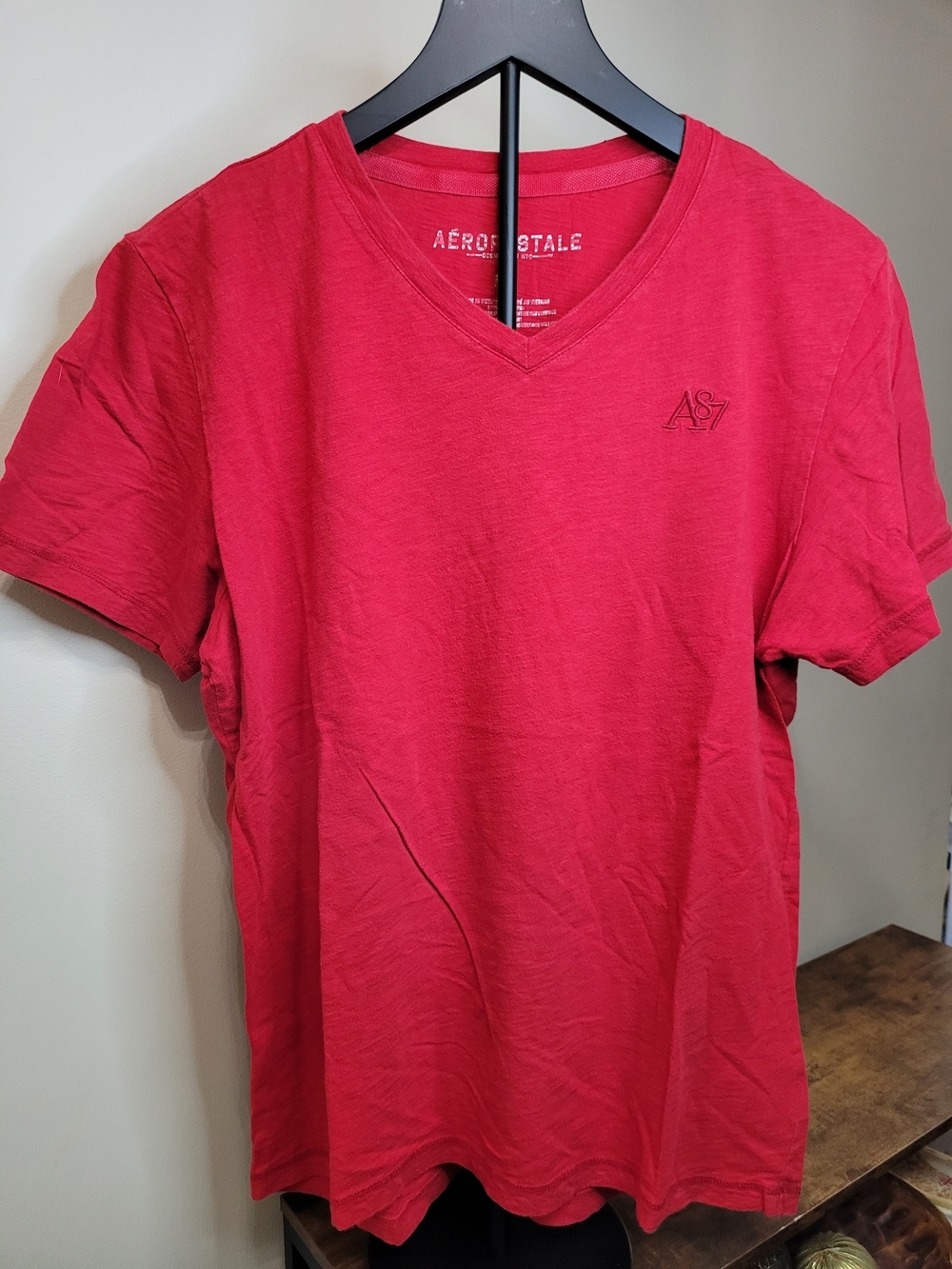 Aeropostale Red V-Neck Shirt size Medium